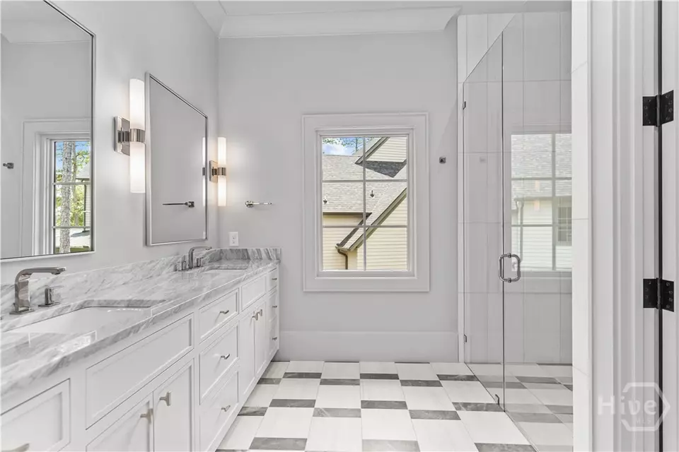 Bath - 1221 Broadpoint Dr, Greensboro, GA 30642 photo 8 of 11