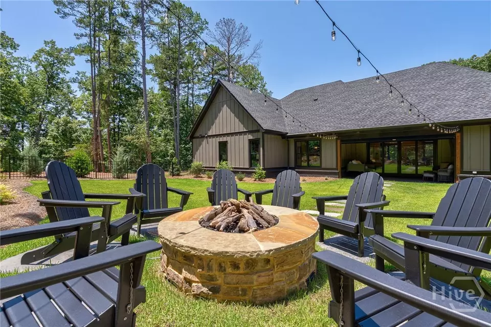 Exterior - 114 Parkside Ln, Eatonton, GA 31024 photo 8 of 11