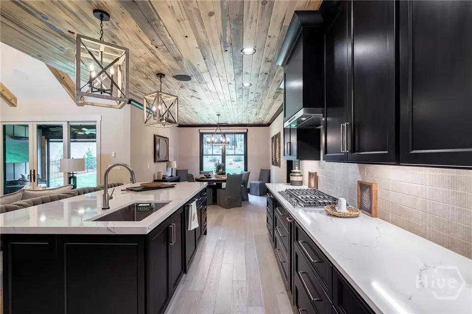 Kitchen - 114 Parkside Ln, Eatonton, GA 31024 photo 6 of 9