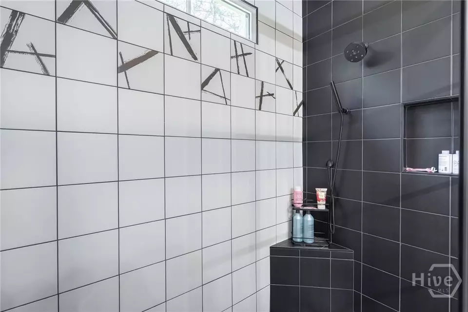 Bath - 114 Parkside Ln, Eatonton, GA 31024 photo 9 of 13