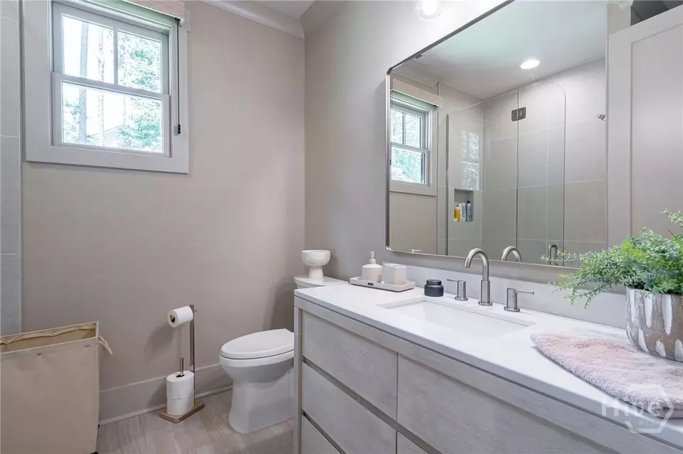 Bath - 114 Parkside Ln, Eatonton, GA 31024 photo 10 of 13