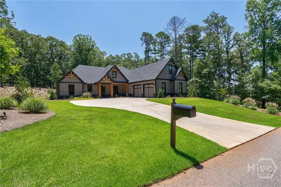 Exterior - 114 Parkside Ln, Eatonton, GA 31024 photo 2 of 11