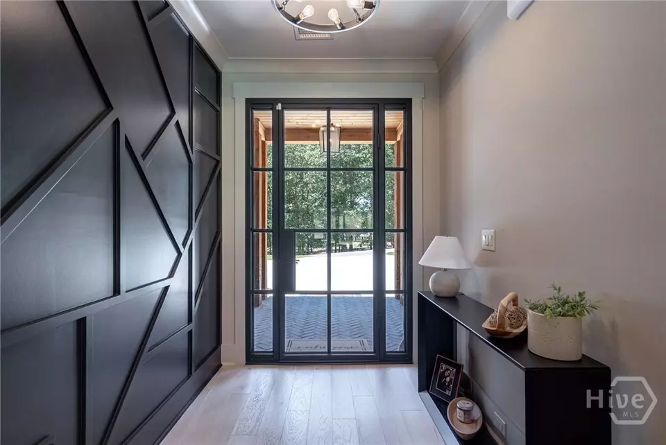 Entry Way - 114 Parkside Ln, Eatonton, GA 31024 photo 2 of 5