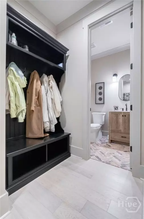 Entry Way - 114 Parkside Ln, Eatonton, GA 31024 photo 4 of 5