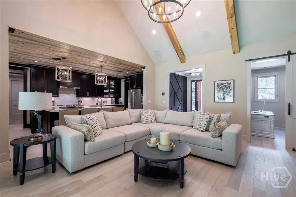 Living - 114 Parkside Ln, Eatonton, GA 31024 photo 1 of 5