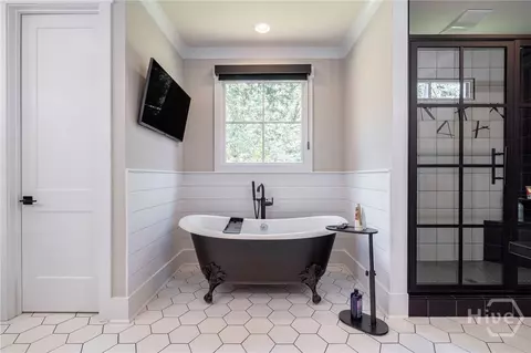 Bath - 114 Parkside Ln, Eatonton, GA 31024 photo 1 of 13