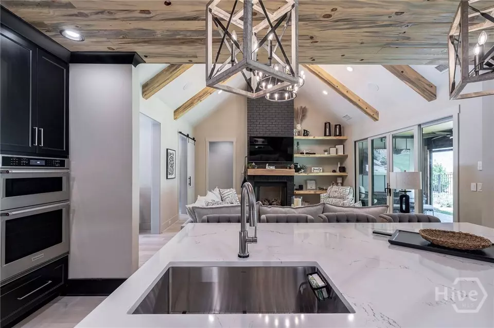 Kitchen - 114 Parkside Ln, Eatonton, GA 31024 photo 5 of 9