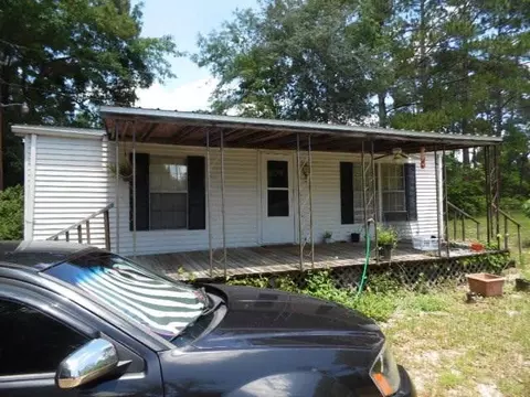 1004 Oglethorpe Ln, Darien, GA 31305 photo 1