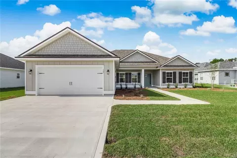 102 Vela Ct, Kingsland, GA 31548