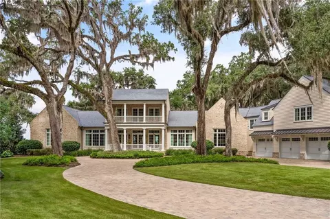 420 Pikes Bluff Dr, Saint Simons Island, GA 31522