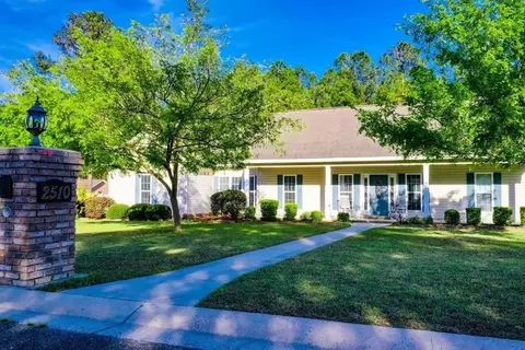 2510 Lejuene Rd, Waycross, GA 31503