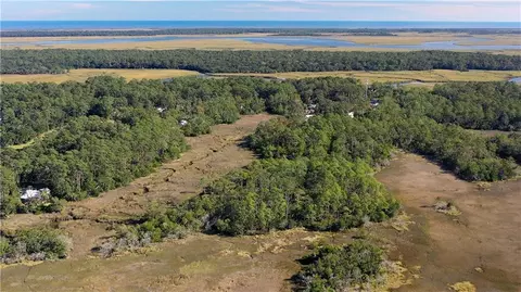 81 Hampton Point Dr, Saint Simons Island, GA 31522