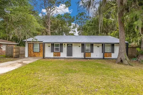 2247 Pinewood Dr, Brunswick, GA 31520