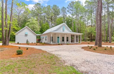 1092 Black Cypress Dr, Darien, GA 31305
