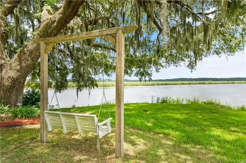105 Cathead Ln #3, Darien, GA 31305