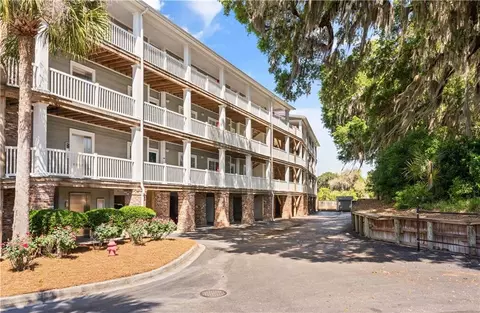 91 Screven St #101, Darien, GA 31305
