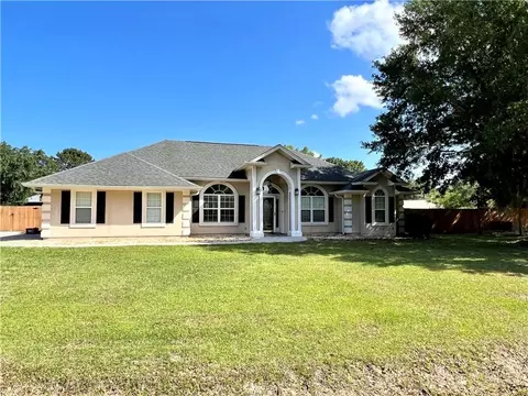 128 Rainbow Ln, Woodbine, GA 31569
