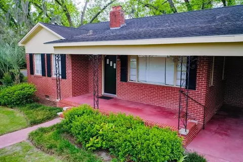 301 Pomeroy St, Blackshear, GA 31516