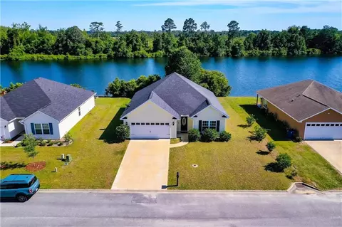 207 Roswell Dr E, Brunswick, GA 31525