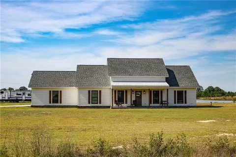 1890 Zoar Rd SW, Baxley, GA 31513