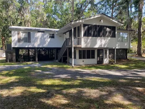 224 Hickorybluff Dr, Waverly, GA 31565