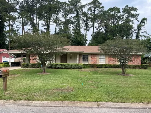 165 Fairway Oaks Dr, Brunswick, GA 31525