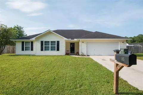 115 Honeysuckle Rd, Kingsland, GA 31548