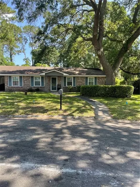 199 Fairway Oaks Dr, Brunswick, GA 31525