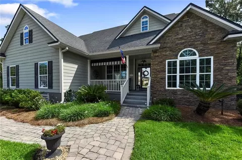 122 Maybird Dr, Kingsland, GA 31548
