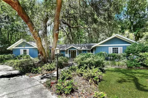 200 Dunbar Dr, Saint Simons Island, GA 31522
