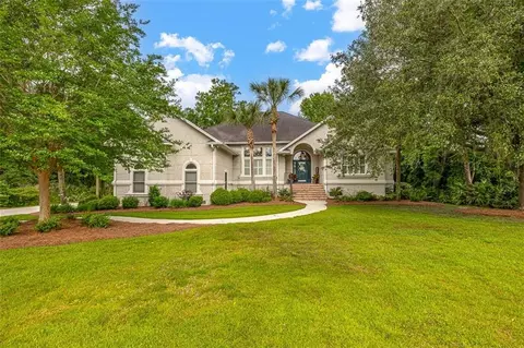 129 Harbor Pointe Dr, Brunswick, GA 31523