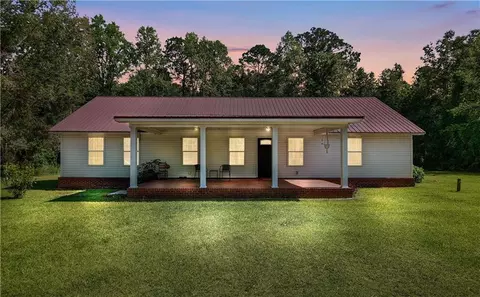 122 Blackberry Rd, Nahunta, GA 31553