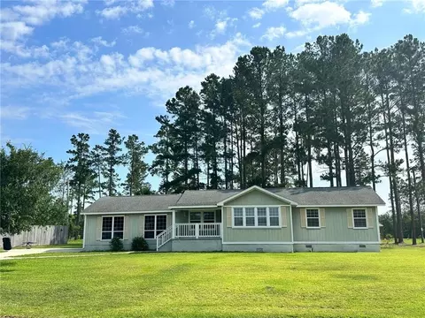 119 Lake Lure Rd, Alma, GA 31510