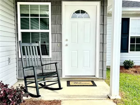211 Twinn Lakes Dr, Baxley, GA 31513