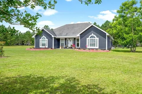 821 Nesbit Rd, Odum, GA 31555
