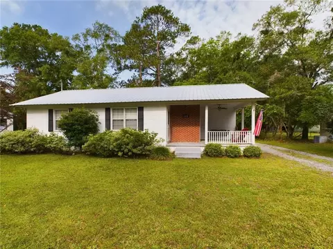 122 Shamrock Ave, Jesup, GA 31545