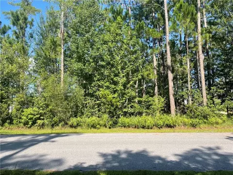 61 Hillery Lake Dr, Brunswick, GA 31523
