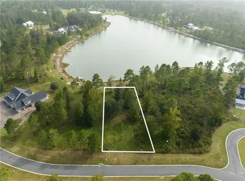 342 Salt Creek Way E, Brunswick, GA 31523