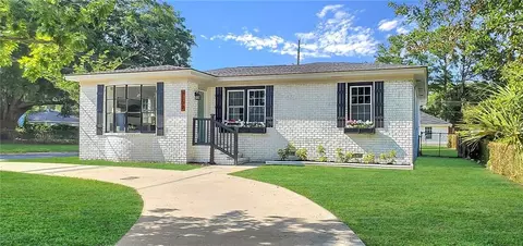 2202 Hanson St, Savannah, GA 31404