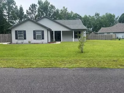 113 Lake Crest Dr, Kingsland, GA 31548