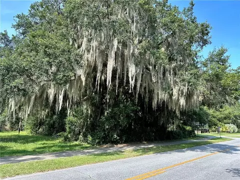 12 Fort King George Dr, Darien, GA 31305