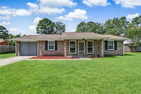 113 W Peach Ave, Kingsland, GA 31548