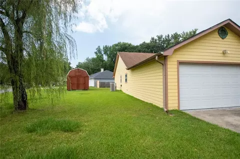 100 Dahlia Ct, Kingsland, GA 31548