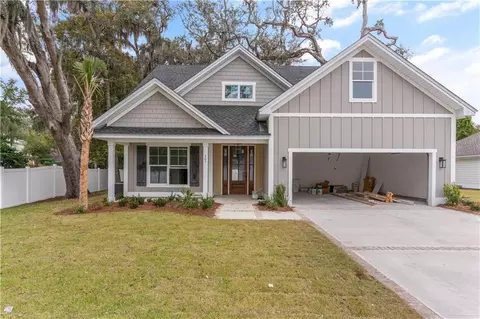 501 Conservation Dr, Saint Simons Island, GA 31522