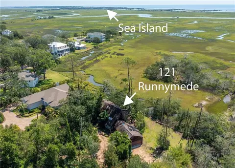 121 Runnymede Rd, Saint Simons Island, GA 31522