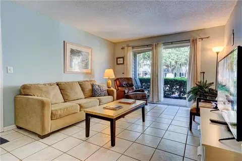 850 Mallery St #W1, Saint Simons Island, GA 31522