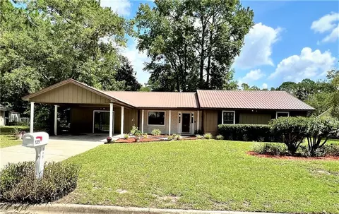 125 Baybridge Dr, Brunswick, GA 31525