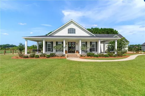 1509 Plantation Cir, Blackshear, GA 31516