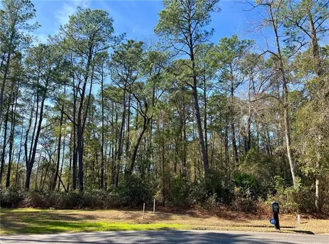 28 River Place Dr # C, Waverly, GA 31565