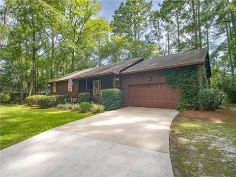 111 Trawler Ct, Brunswick, GA 31523